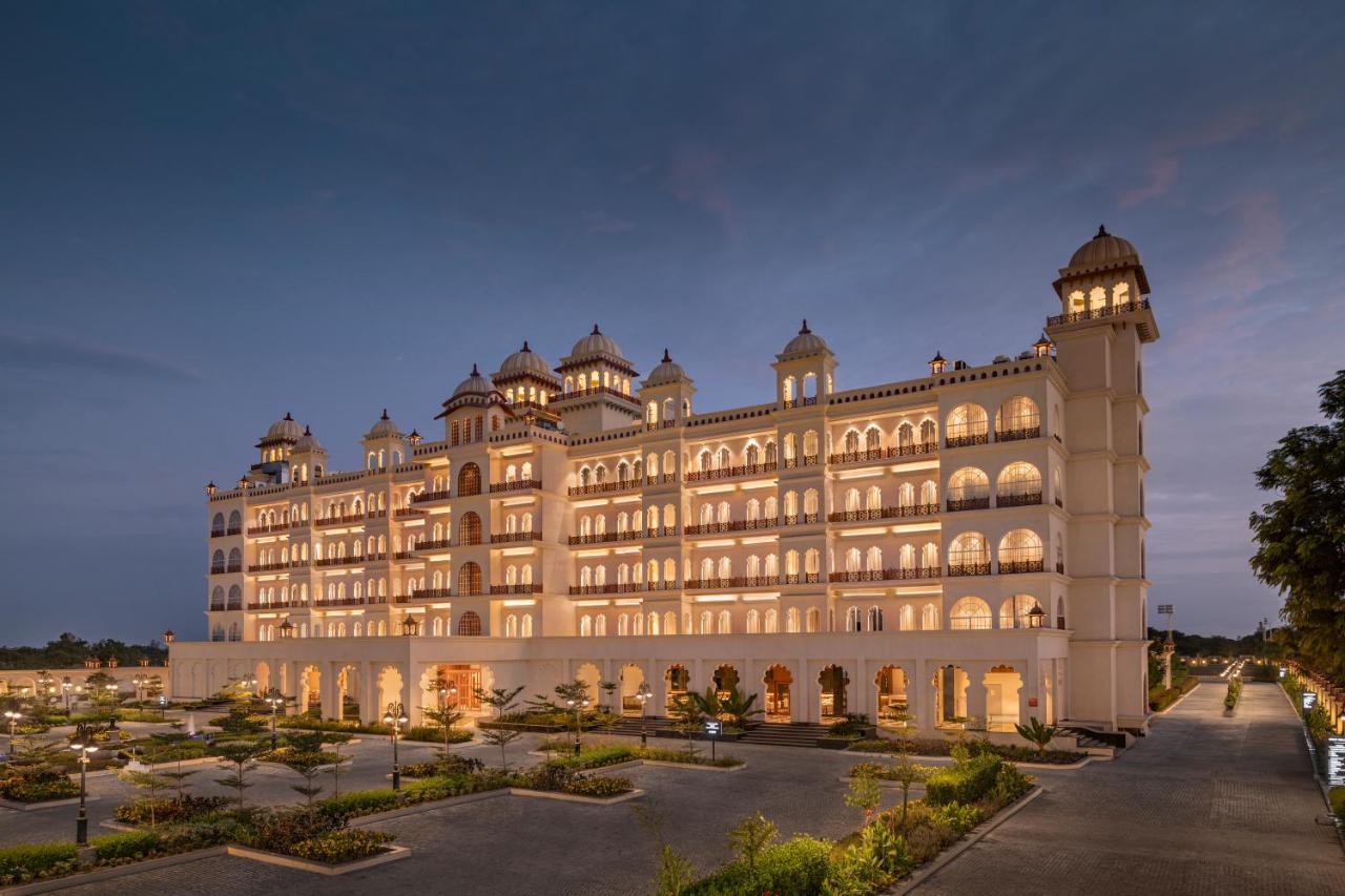 Uday Palace Navsari, A Member Of Radisson Individuals 외부 사진