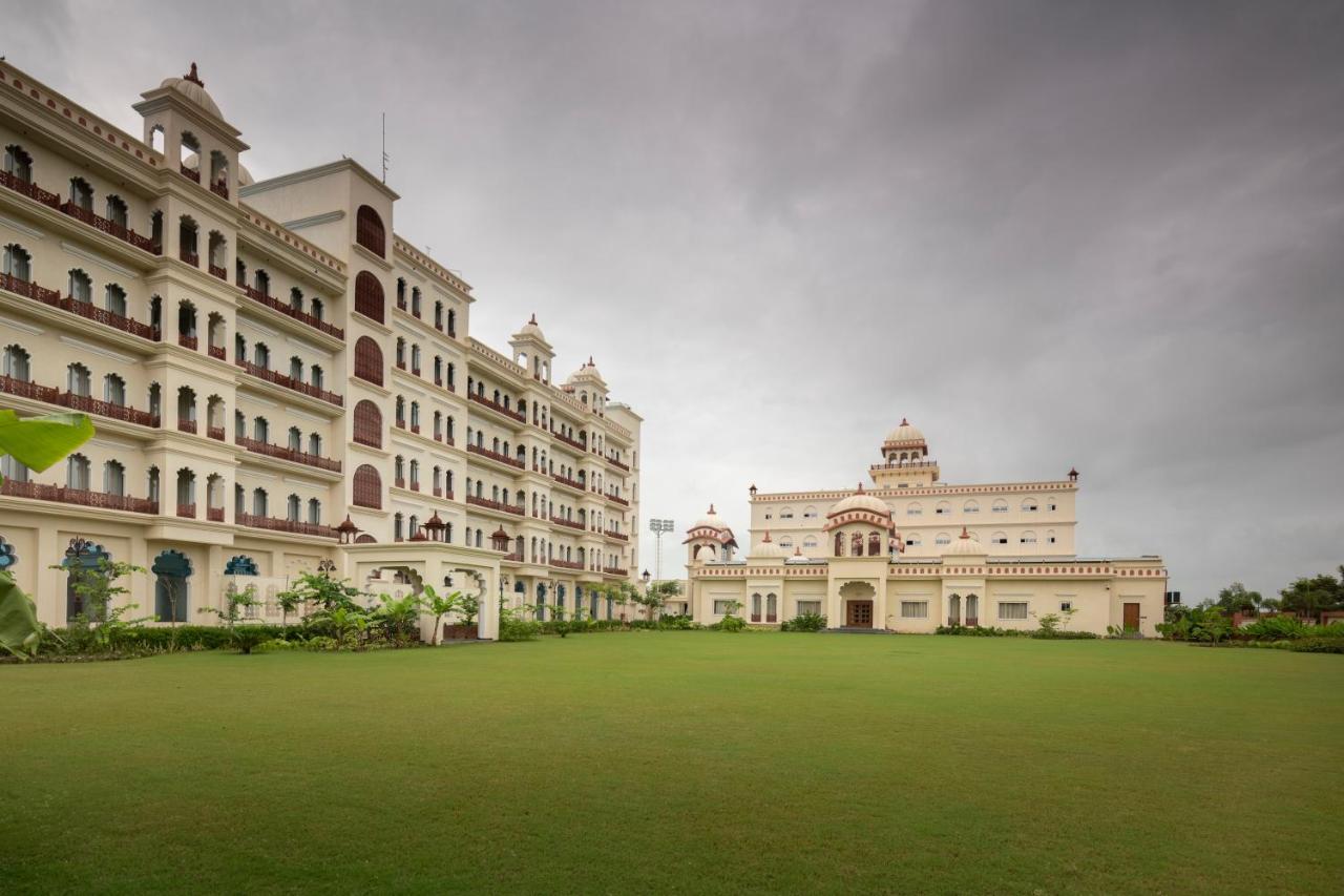 Uday Palace Navsari, A Member Of Radisson Individuals 외부 사진