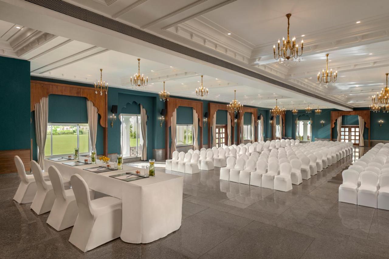 Uday Palace Navsari, A Member Of Radisson Individuals 외부 사진